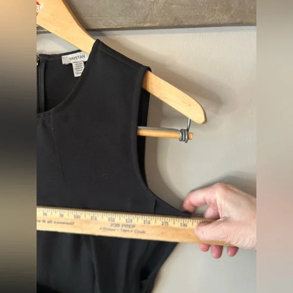 Tristan sleeveless top - Picture 3 of 10